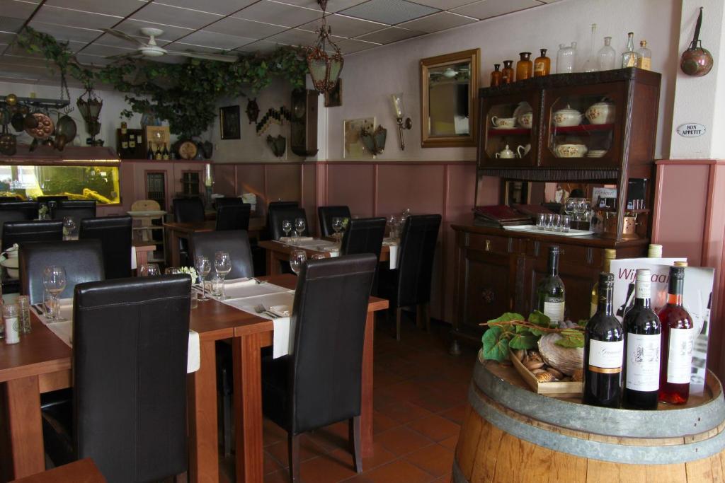 Hotel Restaurant Zeeland Tholen Buitenkant foto
